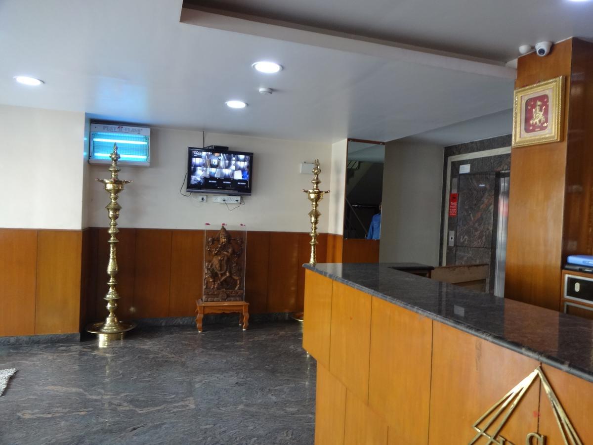 Hotel Shrivalli Residency Csennai Kültér fotó